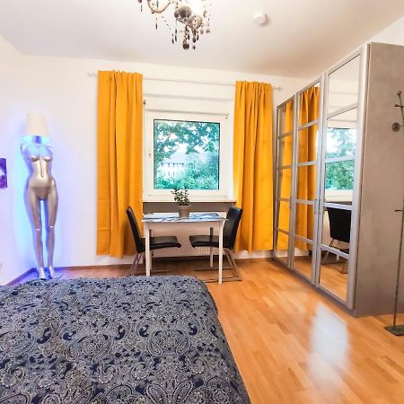 Modernes Zimmer Am Park Mit Garten, Huehner & Enten Monachium Zewnętrze zdjęcie