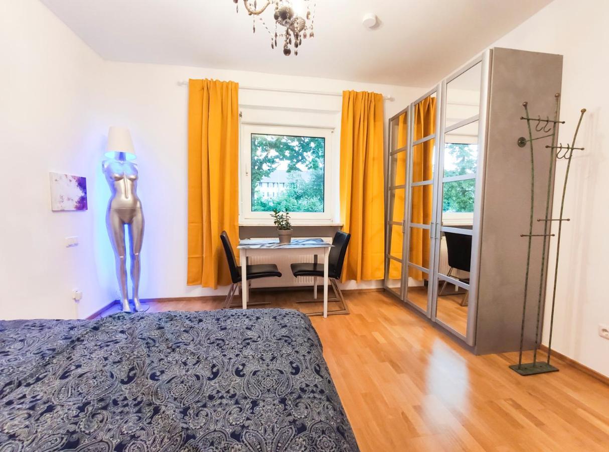Modernes Zimmer Am Park Mit Garten, Huehner & Enten Monachium Zewnętrze zdjęcie