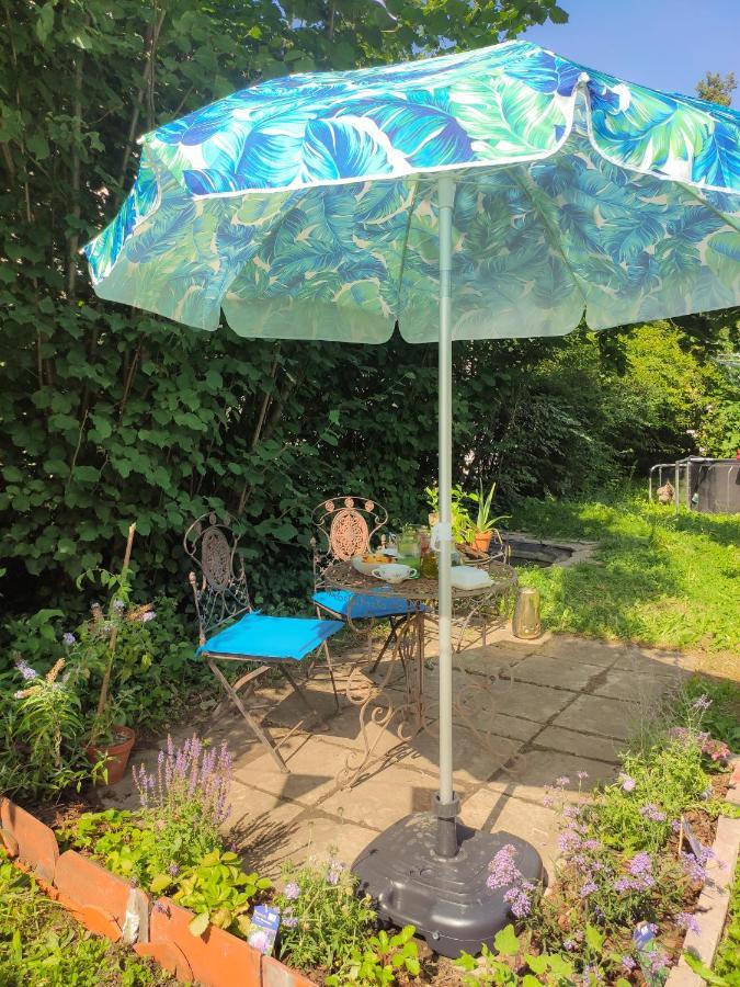 Modernes Zimmer Am Park Mit Garten, Huehner & Enten Monachium Zewnętrze zdjęcie