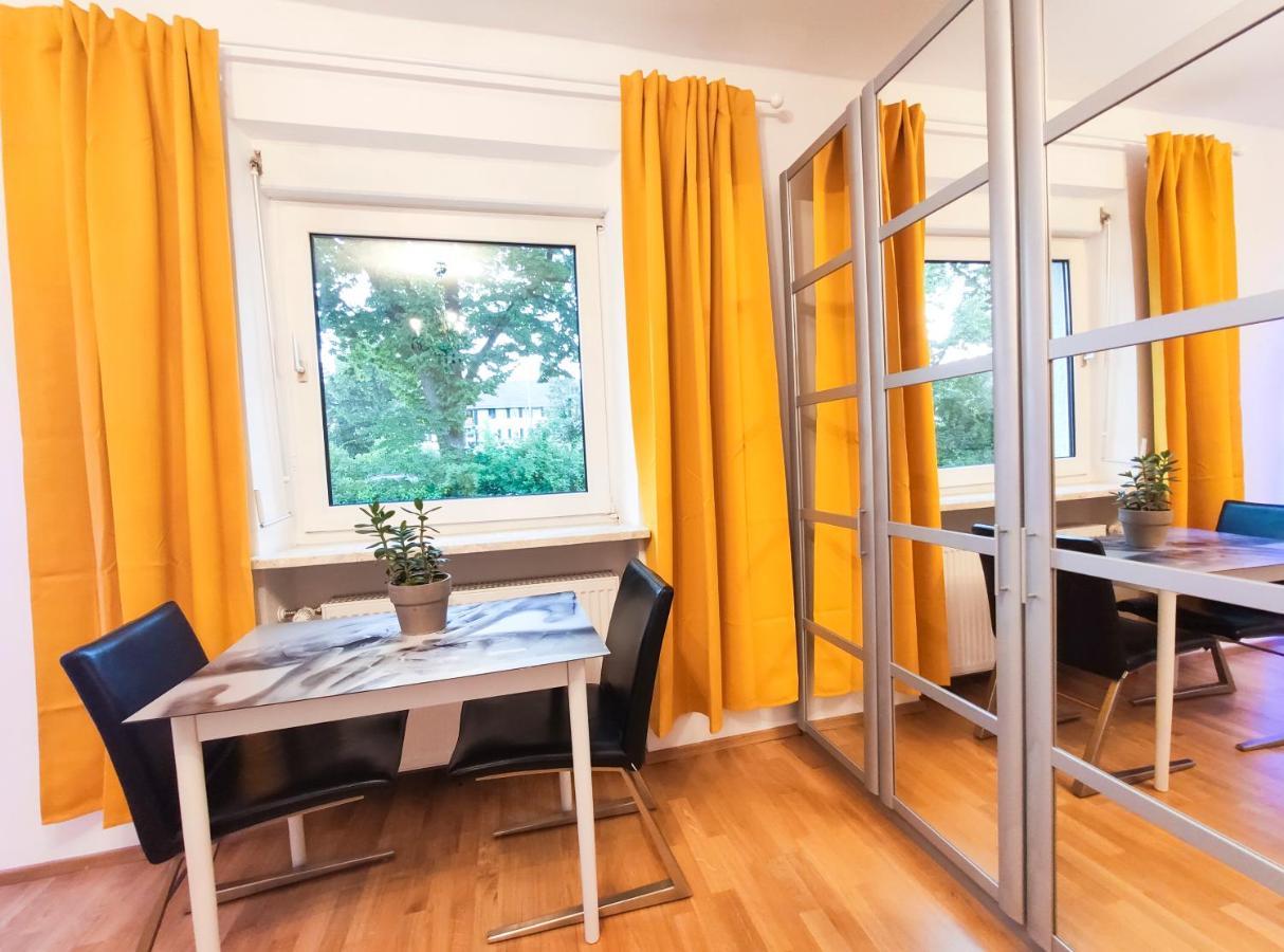 Modernes Zimmer Am Park Mit Garten, Huehner & Enten Monachium Zewnętrze zdjęcie