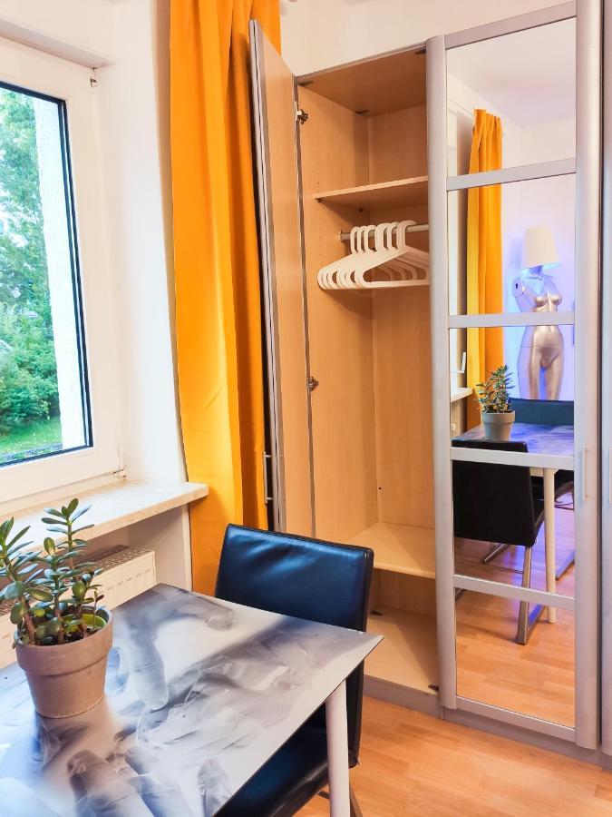 Modernes Zimmer Am Park Mit Garten, Huehner & Enten Monachium Zewnętrze zdjęcie